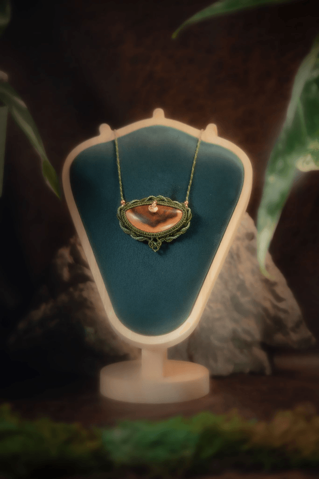 Solanéa - Talisman bois d'abricotier
