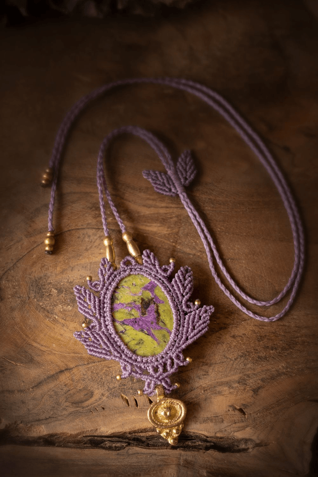 Epona - Collier avec Atlantisite
