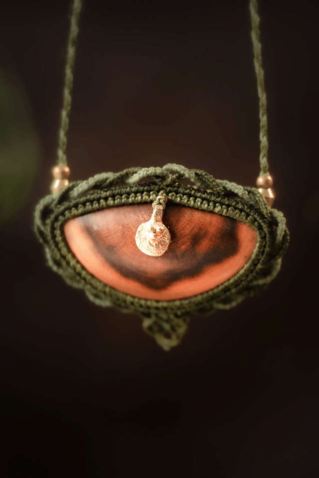 Solanéa - Talisman bois d'abricotier
