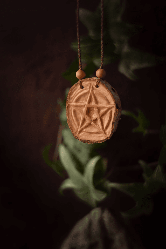 Silvarùn - Talisman pentacle sculpté